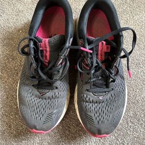 Brooks Women's Gray and Pink Running Shoes